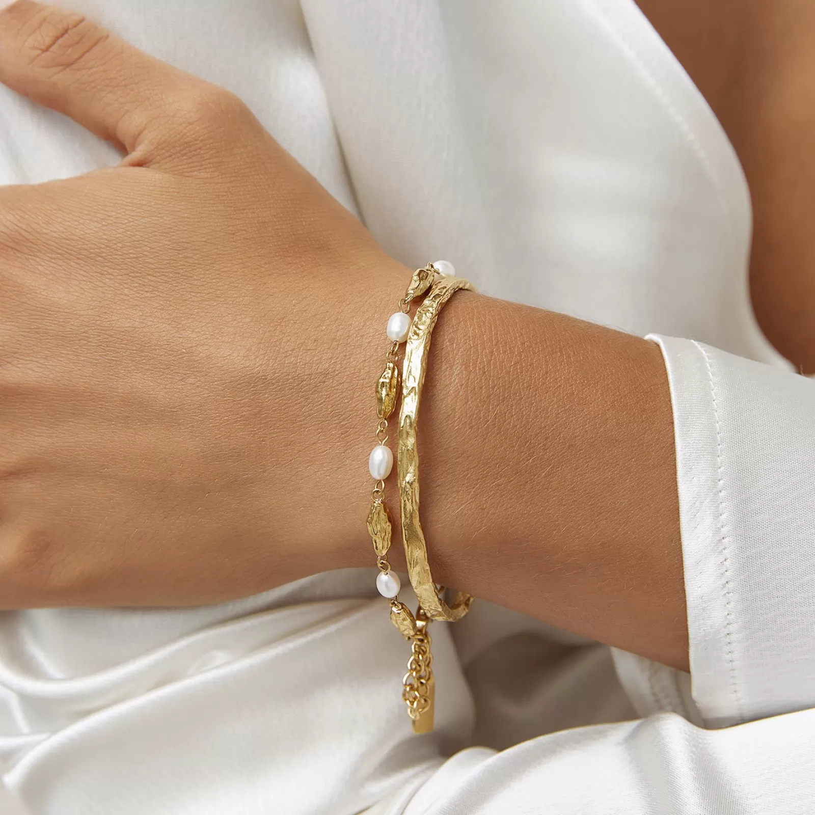 Arms Of Eve Cuffs | Gold | Helios Gold Cuff Bracelet