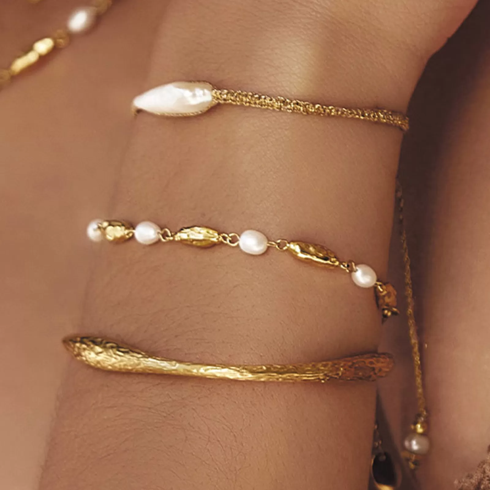 Arms Of Eve Pearl | Mimi Pearl and Gold Bracelet