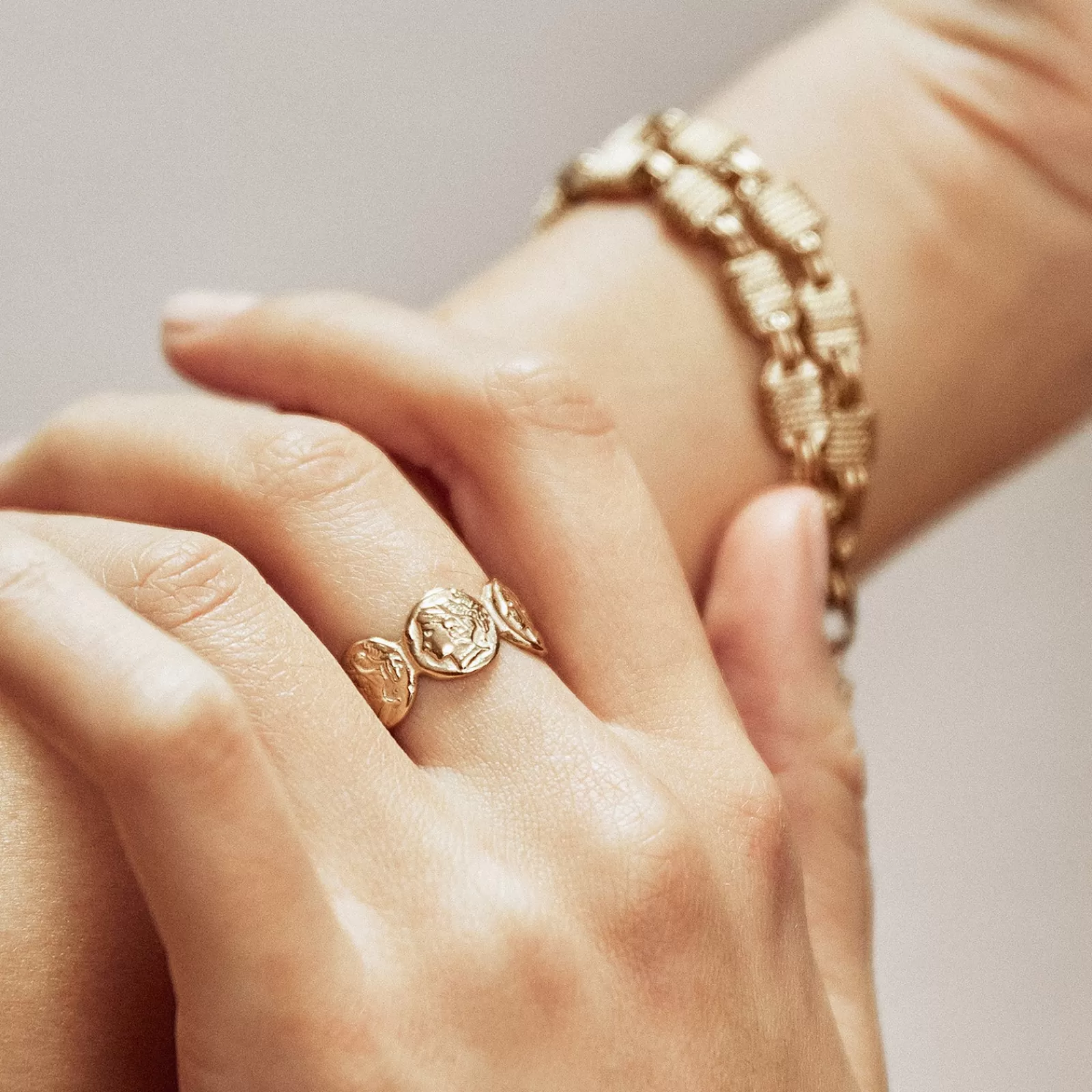 Arms Of Eve Gold | Statement | Oscar Gold Ring